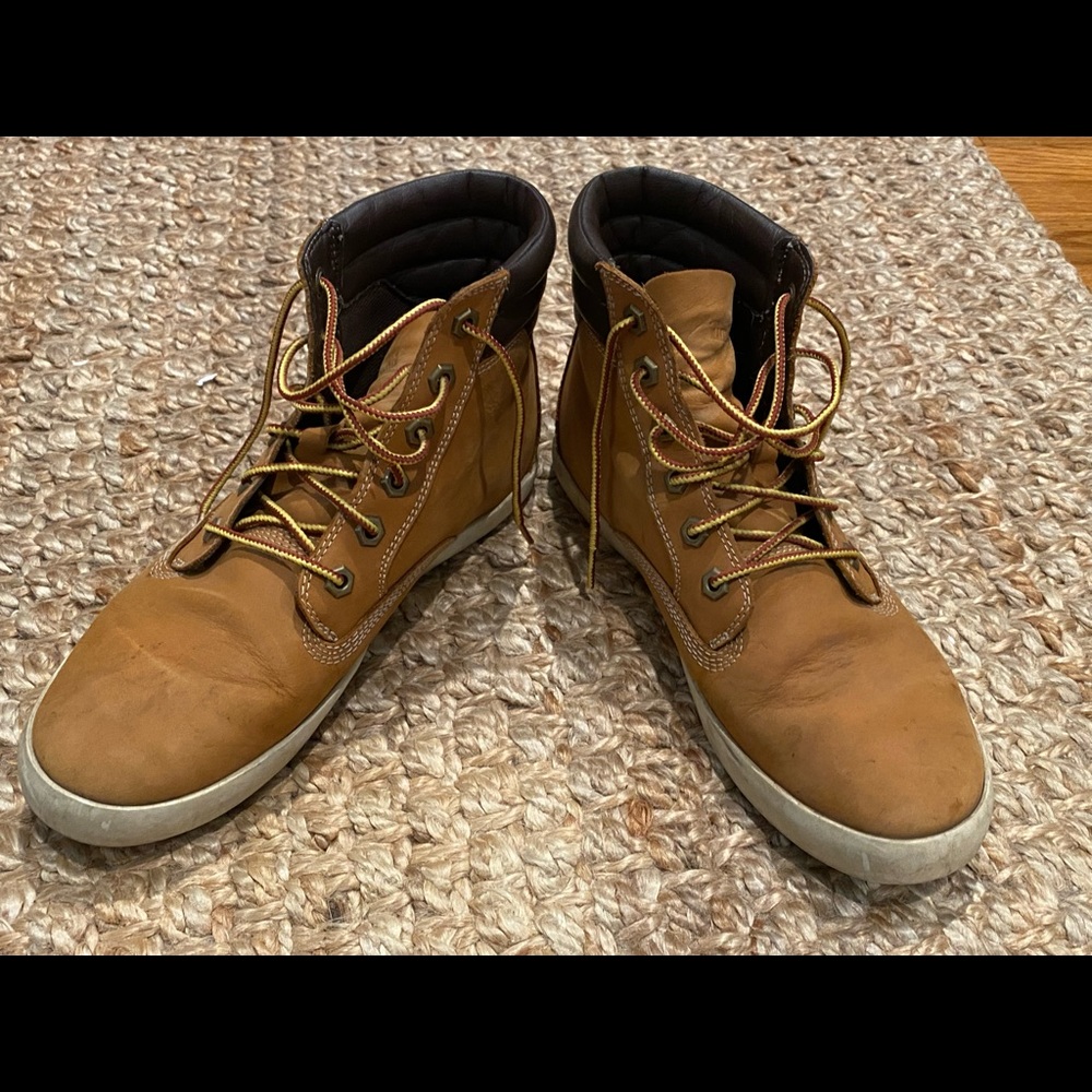 Timberlands•brown• sneaker boot•sz 9•womens